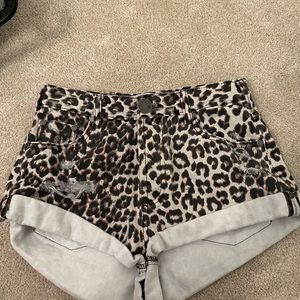 One Teaspoon cheetah print denim shorts size 24